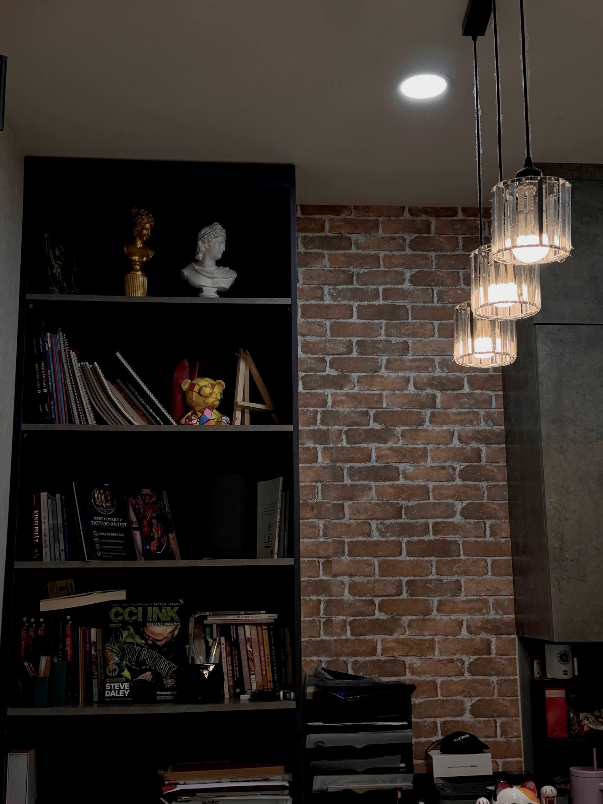 premium tattoo studio interior ho chi minh city yotinny tattoo